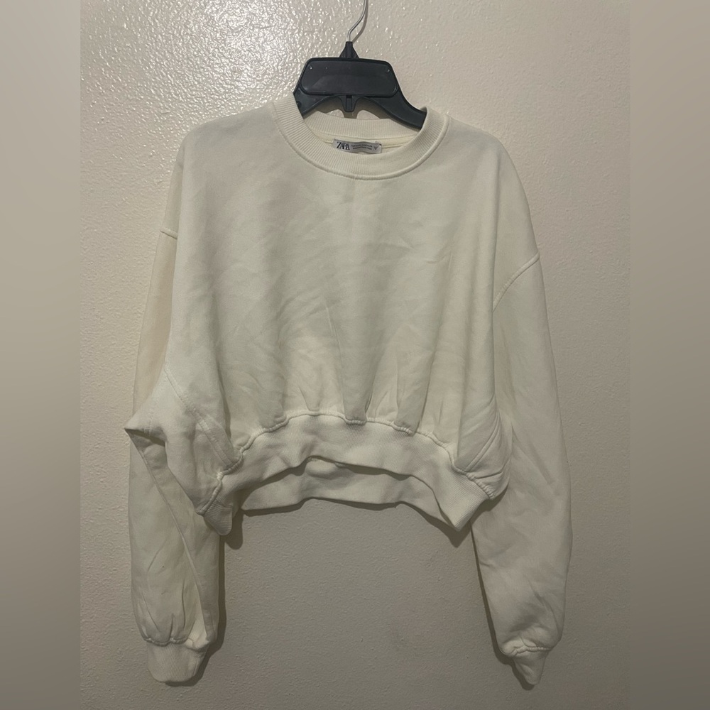 Zara Off-White Cropped Sweatshirt